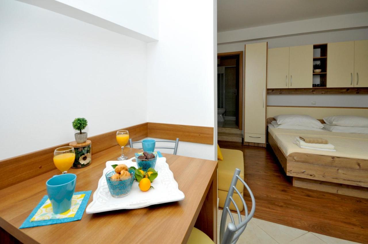 Apartments Penic Трогир Экстерьер фото