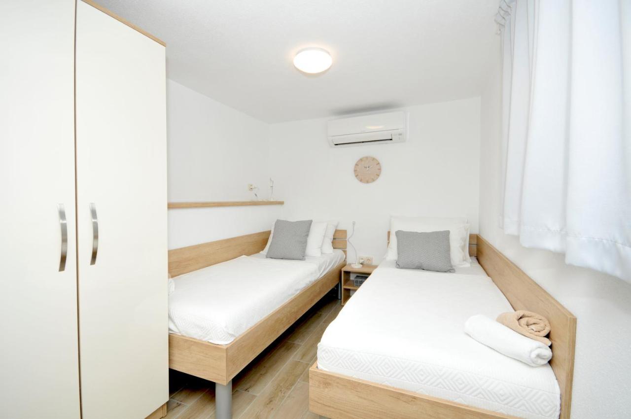 Apartments Penic Трогир Экстерьер фото