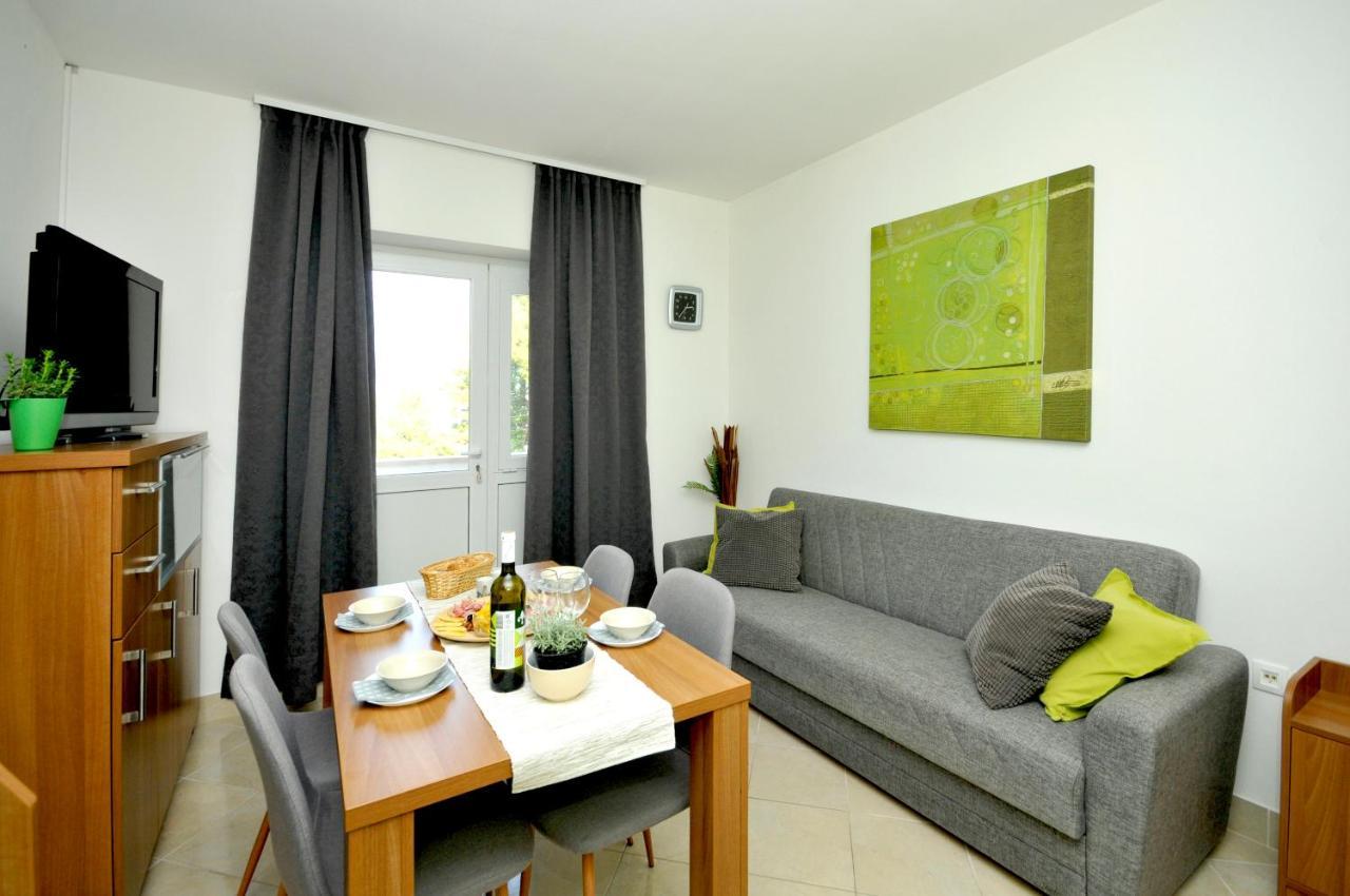 Apartments Penic Трогир Экстерьер фото